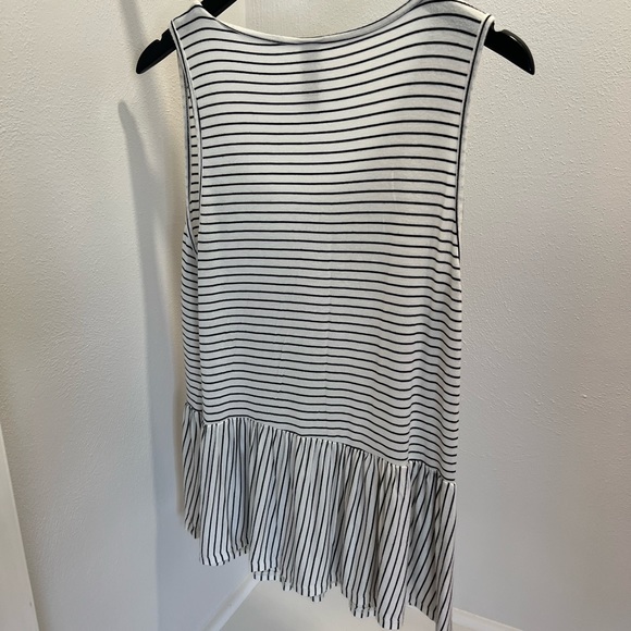 Allison Joy: Summer Top - Picture 3 of 4